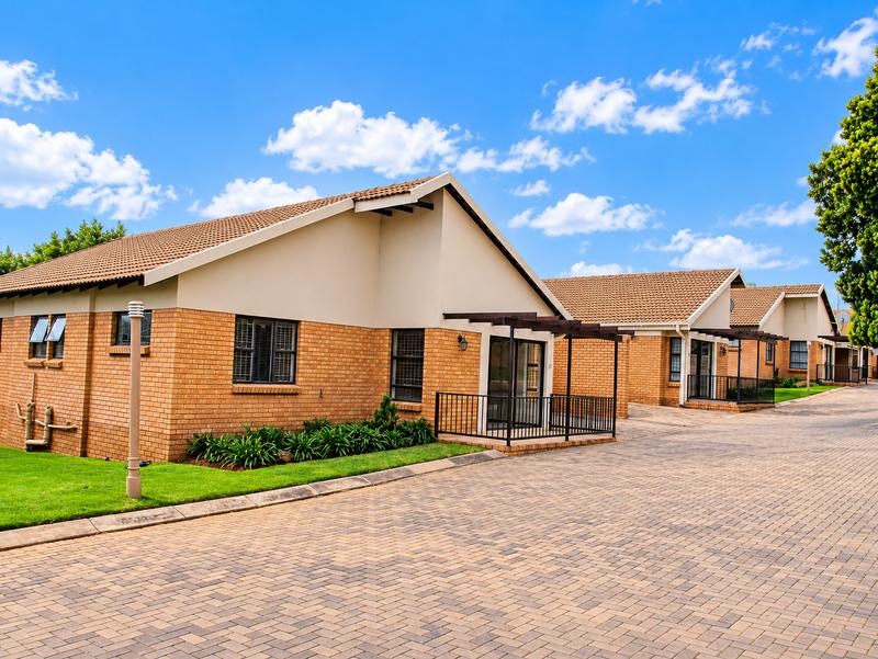 2 Bedroom Property for Sale in Langenhovenpark Free State
